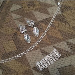 Jewelry set (earrings, bracelet, necklace)